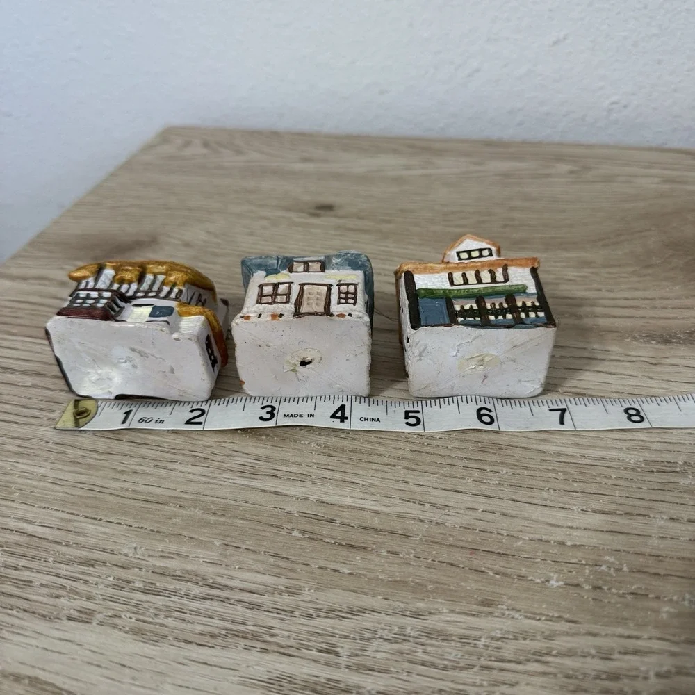 Christmas‎ Village House Lot Of 3 Mini Plastic Houses Ornaments Vintage Homes